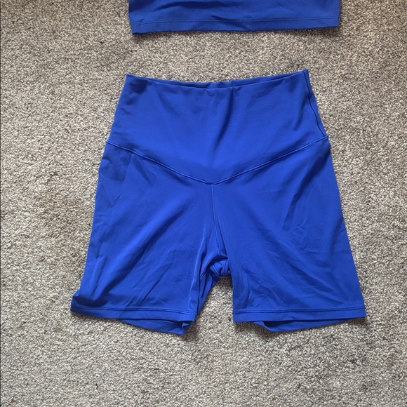 AERIE WORKOUT SET - Picture 2 of 7